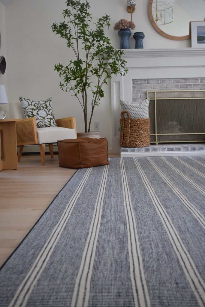 carpet edge
carpet binding
rug edge