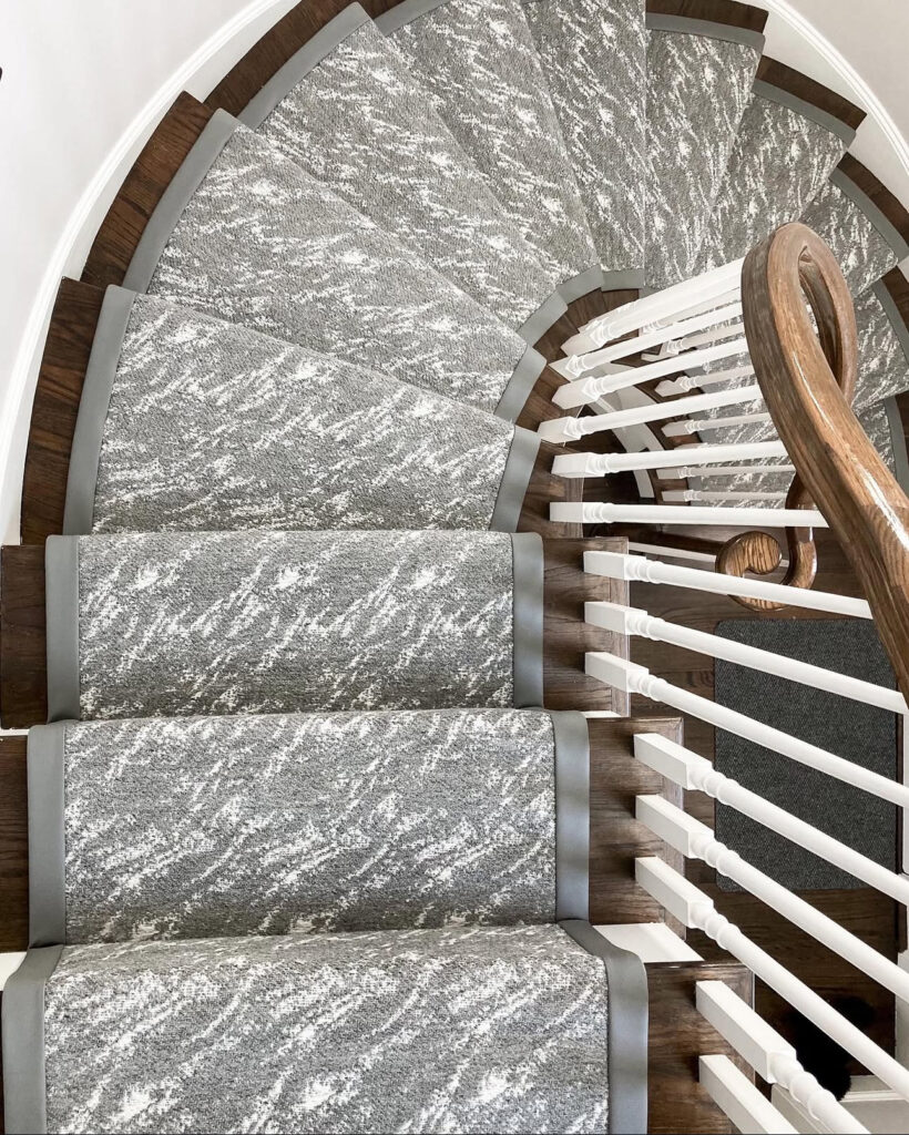 carpet edge
carpet binding
rug edge
